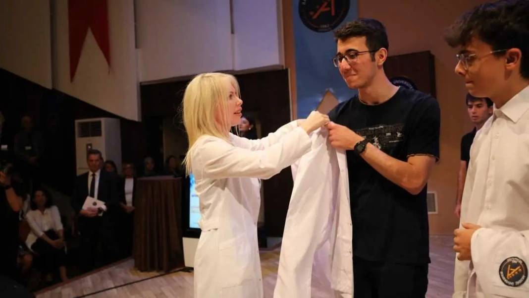 Akdeniz Tıp’ta 343 Öğrenciden Beyaz Önlükle Mesleğe İlk Adım! 6